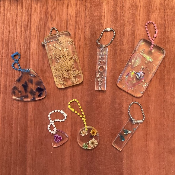 Hand Poured Resin Key rings, Great Lot! - Picture 1 of 3